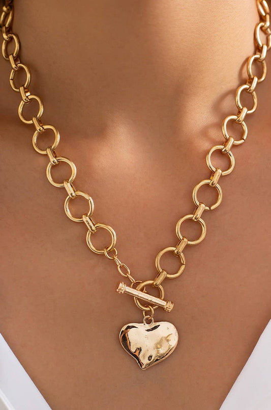 NOTABLE HAMMERED HEART FRONT TOGGLE NECKLACE