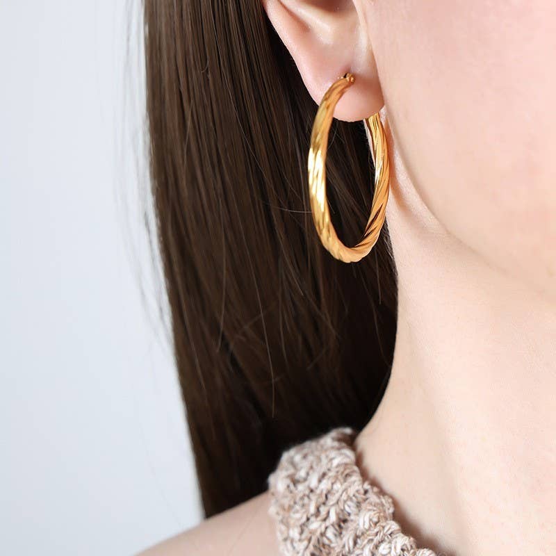 Twisted Vine Gold Hoop