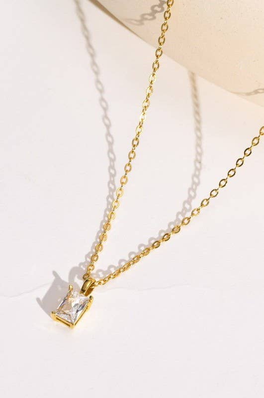 CRYSTAL CLEAR 18K | STAINLESS STEEL TARNISH FREE GLASS NECKLACE